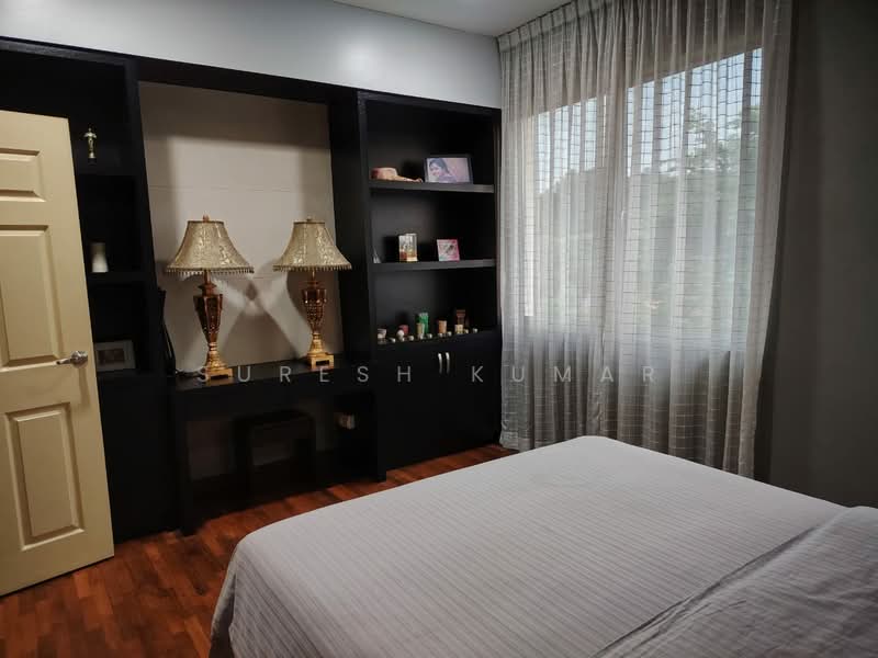 Rumah Banglo untuk Dijual di Bandar Putra Permai (Seri Kembangan) - Suresh Kumar - Bedroom - PropertyGuru.com.my