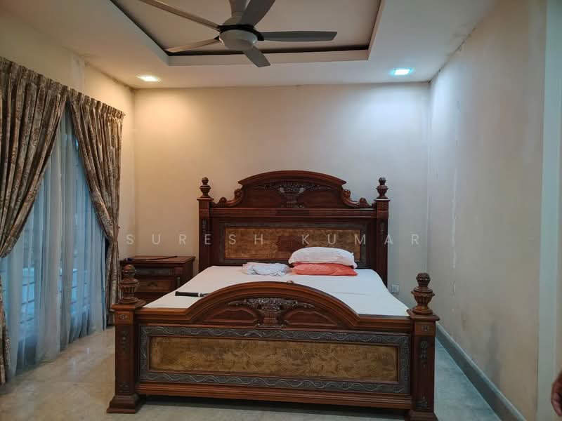 Rumah Banglo untuk Dijual di Bandar Putra Permai (Seri Kembangan) - Suresh Kumar - Bedroom - PropertyGuru.com.my