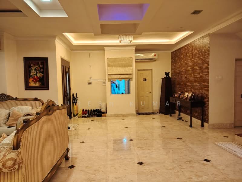 Rumah Banglo untuk Dijual di Bandar Putra Permai (Seri Kembangan) - Suresh Kumar - Living Room - PropertyGuru.com.my