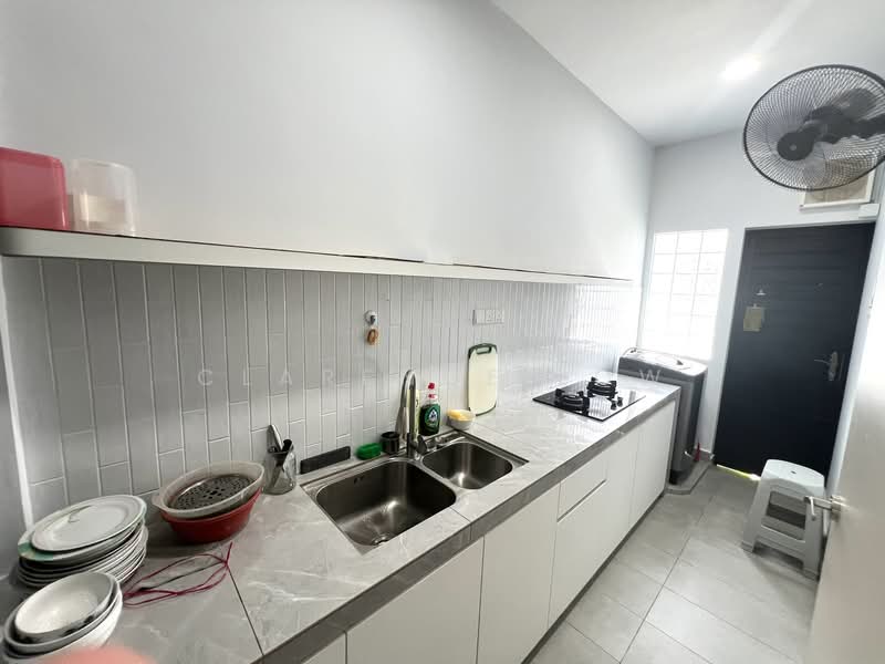 Rumah Teres untuk Disewa di Johor Bahru (Johor) - Clarence Low - Kitchen - PropertyGuru.com.my