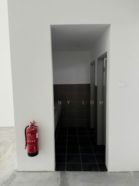Shop for Rent in Bandar Tasik Kesuma (Beranang) - Penny Loh - Interior - PropertyGuru.com.my