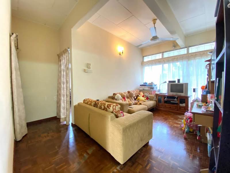 Bungalow for Sale in Seksyen 2 (Shah Alam) - Isfarizal fazz - Living Room - PropertyGuru.com.my
