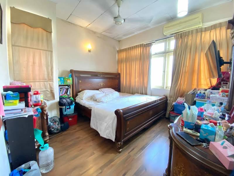 Bungalow for Sale in Seksyen 2 (Shah Alam) - Isfarizal fazz - Bedroom - PropertyGuru.com.my