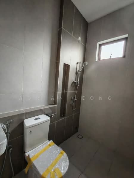 2-storey Terraced House for Sale in Bandar Kinrara (Selangor) - Adrian Leong - Bathroom - PropertyGuru.com.my