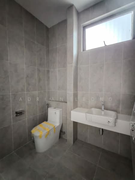 2-storey Terraced House for Sale in Bandar Kinrara (Selangor) - Adrian Leong - Bathroom - PropertyGuru.com.my