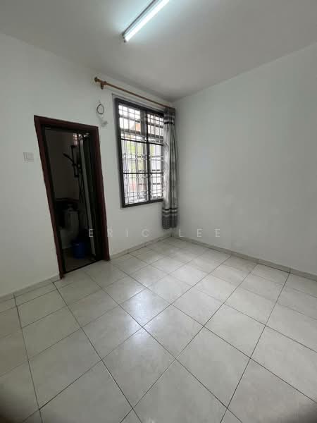 Rumah Teres 2 Tingkat untuk Dijual di Taman Tampoi Indah 2 (Tampoi) - Eric Lee - Interior - PropertyGuru.com.my