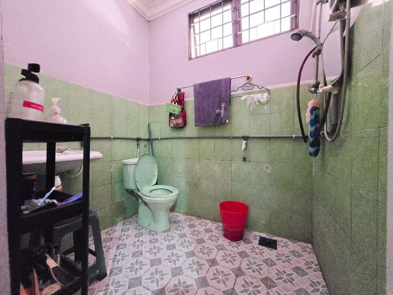 Bungalow for Sale in Bandar Rinching (Semenyih) - Zul Syafiq - Bathroom - PropertyGuru.com.my