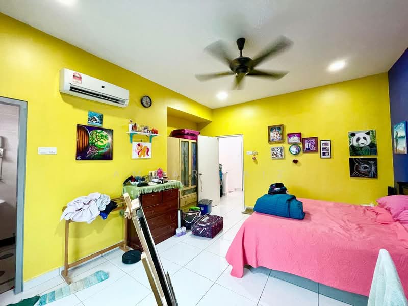 Rumah Teres 2 Tingkat untuk Dijual di Taman Intan (Dengkil) - Amzar Faiz - Bedroom - PropertyGuru.com.my