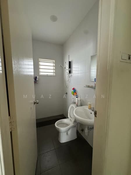 Zero-Lot Bungalow for Sale in Seberang Perai (Penang) - Muaz Azizan - Bathroom - PropertyGuru.com.my