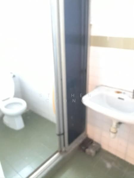2-storey Terraced House for Sale in Taman Ungku Tun Aminah (Skudai) - Stephen Chong - Bathroom - PropertyGuru.com.my