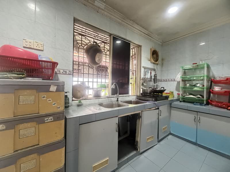 2-storey Terraced House for Sale in Bandar Damai Perdana (Cheras) - ChaoLim . - Kitchen - PropertyGuru.com.my