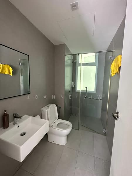 Kondominium untuk Disewa di Ferringhi Residence 2 - Joanne Liw - Bathroom - PropertyGuru.com.my