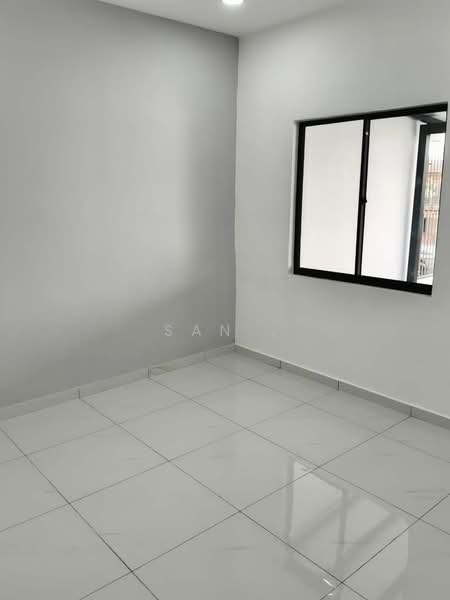1-storey Terraced House for Sale in Taman Johor (Tampoi) - San . - Interior - PropertyGuru.com.my