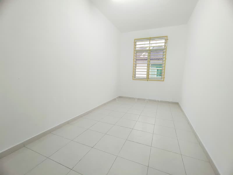 Rumah Teres untuk Disewa di Taman Kundang Jaya (Rawang) - Tiffany Yang - Bedroom - PropertyGuru.com.my
