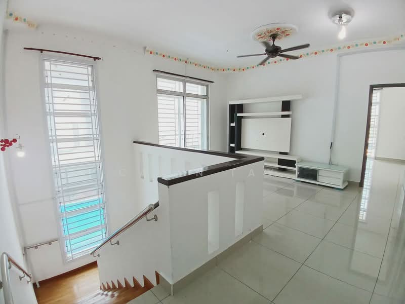 Rumah Berkembar untuk Dijual di Taman Mutiara Rini (Skudai) - Caryn Tay - Living Room - PropertyGuru.com.my