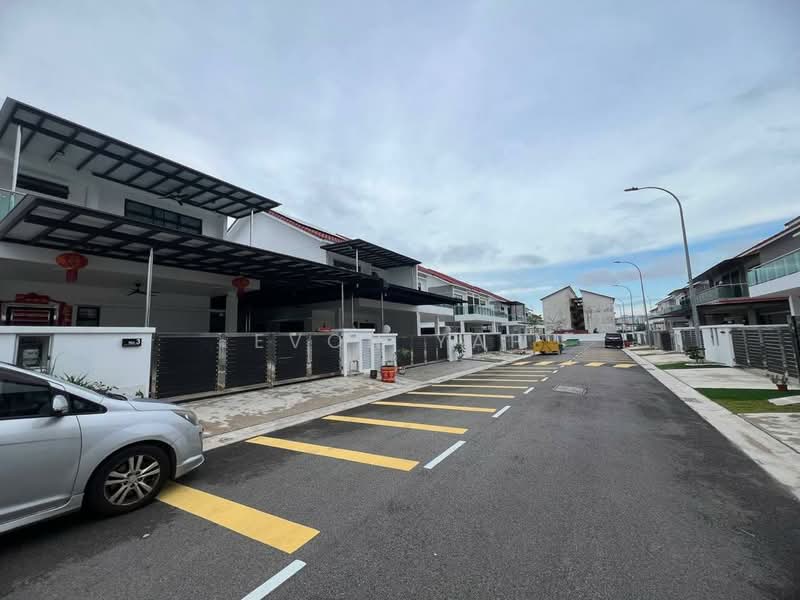 Cluster House for Sale in Taman Mount Austin (Tebrau) - Evon Yap - Exterior - PropertyGuru.com.my