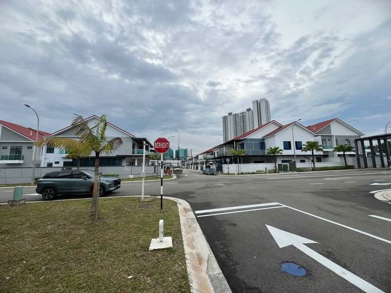 Cluster House for Sale in Taman Mount Austin (Tebrau) - Evon Yap - Exterior - PropertyGuru.com.my