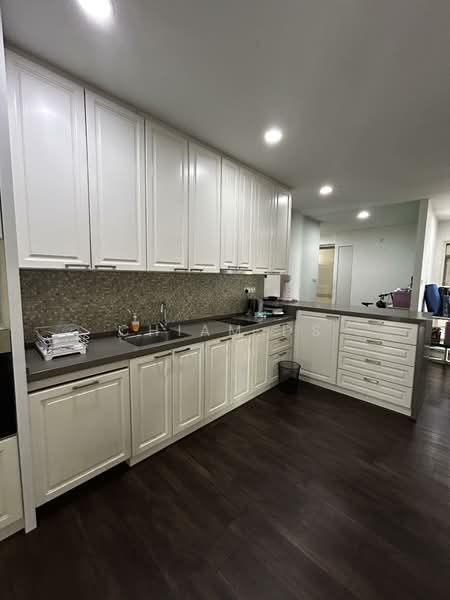 Servis Apartment untuk Dijual di Camellia Serviced Suites - Chiam DS - Kitchen - PropertyGuru.com.my