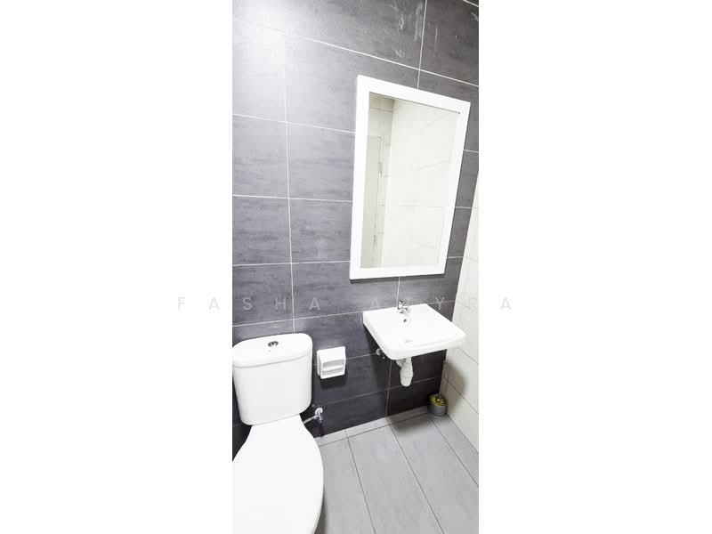 Service Residence for Sale at Horizon Suites - Fasha Atyra - Bathroom - PropertyGuru.com.my