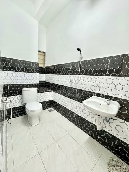 Rumah Teres 2 Tingkat untuk Dijual di Taman Sri Reko (Kajang) - Eldon Chong - Bathroom - PropertyGuru.com.my