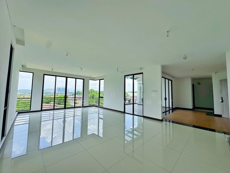 Rumah Banglo untuk Dijual di Kajang (Selangor) - Tengku June Tengku Mamat - Living Room - PropertyGuru.com.my