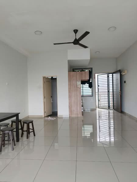 Servis Apartment untuk Disewa di Palazio - Chloe Lai - Living Room - PropertyGuru.com.my
