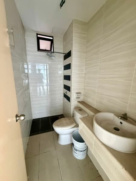 Servis Apartment untuk Disewa di D'Summit Residences - Pierre Chin - Bathroom - PropertyGuru.com.my