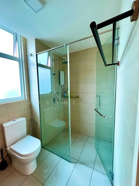 Kondominium untuk Disewa di Ferringhi Residence 2 - Joanne Liw - Bathroom - PropertyGuru.com.my