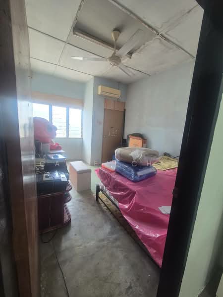 Shop for Sale in Taman Damai Jaya (Skudai) - Calley Chin - Bedroom - PropertyGuru.com.my