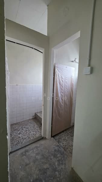 Shop for Rent in Senai (Johor) - Jack Phoon - Interior - PropertyGuru.com.my