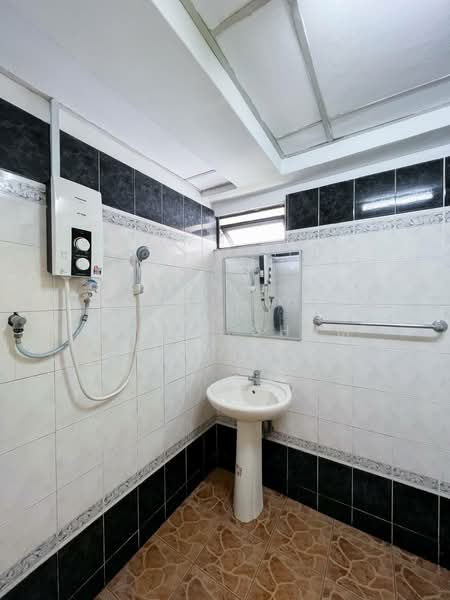 Kondominium untuk Disewa di Vista Komanwel A - Chloe Shum - Bathroom - PropertyGuru.com.my