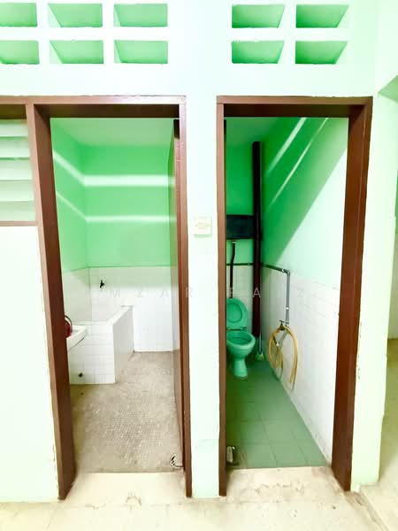 1-storey Terraced House for Sale in Taman Sungai Jelok (Kajang) - Amzar Faiz - Bathroom - PropertyGuru.com.my
