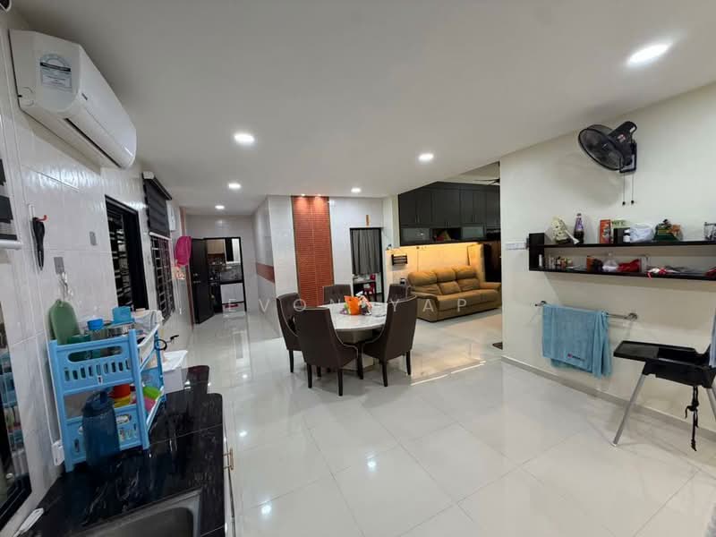 2-storey Terraced House for Sale in Taman Impian Emas (Skudai) - Evon Yap - Living Room - PropertyGuru.com.my