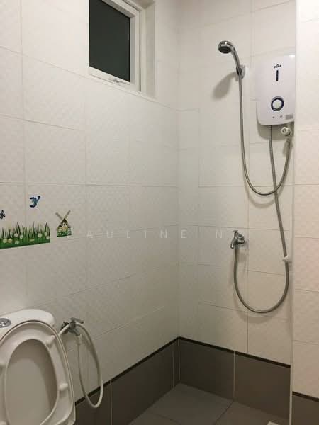 Service Residence for Sale at Seasons Amara Larkin - Pauline Ng - Bathroom - PropertyGuru.com.my