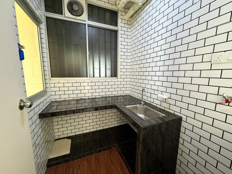 Condominium for Rent at D'Nuri Residence @ Desa Petaling - Yong . - Kitchen - PropertyGuru.com.my