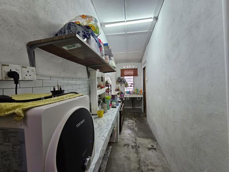 Rumah Teres 1 Tingkat untuk Dijual di Taman Semenyih Indah (Semenyih) - Ammeer Nadzrai - Kitchen - PropertyGuru.com.my