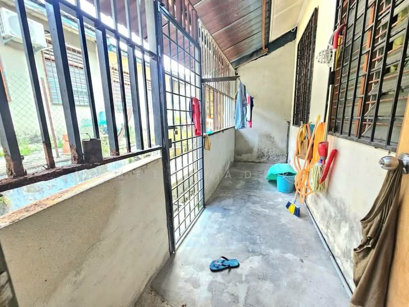 Rumah Teres 1 Tingkat untuk Dijual di Taman Semenyih Indah (Semenyih) - Ammeer Nadzrai - Exterior - PropertyGuru.com.my