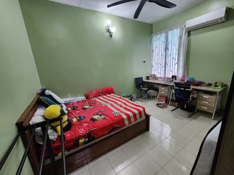Rumah Berkembar untuk Dijual di Taman Sejahtera (Klang) - Surendran Karapiah - Bedroom - PropertyGuru.com.my