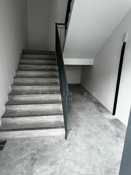 Semi-D Factory for Sale in Kapar (Selangor) - Queenie Hwa Lee Soo Hwa - Corridor - PropertyGuru.com.my