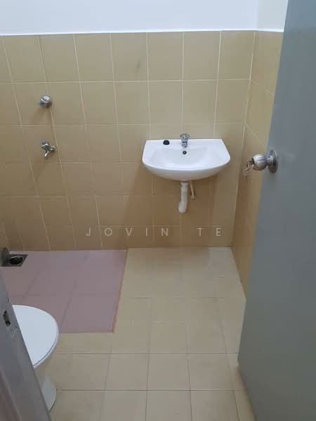 Rumah Teres 1 Tingkat untuk Dijual di Taman Bukit Tiram (Ulu Tiram) - Jovin Te - Bathroom - PropertyGuru.com.my