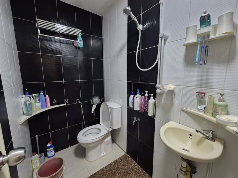 Rumah Teres 1 Tingkat untuk Dijual di Kangkar Pulai (Skudai) - Ang Wee Meng - Bathroom - PropertyGuru.com.my