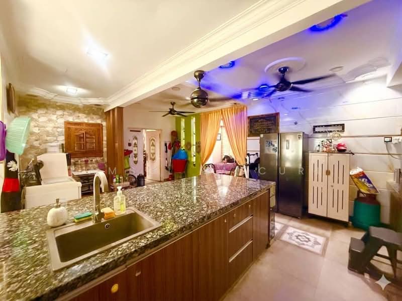 Rumah Teres 2 Tingkat untuk Dijual di Sungai Buloh (Selangor) - Kamsol Mascuri - Kitchen - PropertyGuru.com.my