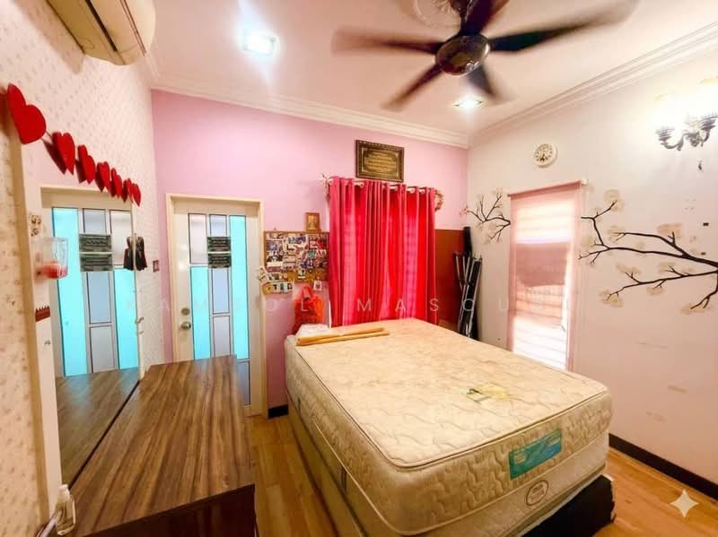 Rumah Teres 2 Tingkat untuk Dijual di Sungai Buloh (Selangor) - Kamsol Mascuri - Bedroom - PropertyGuru.com.my