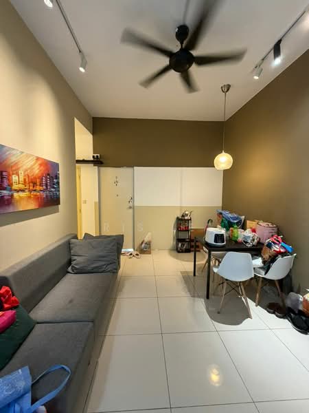 Kondominium untuk Disewa di The Hamilton - Iris Lee - Living Room - PropertyGuru.com.my