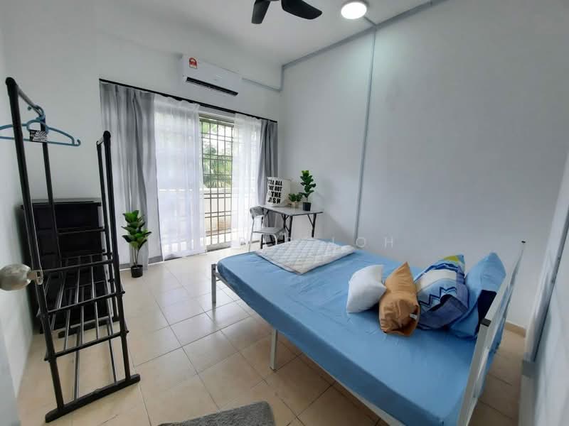 Pangsapuri untuk Dijual di Desa Skudai Apartment - Kyoris Loh - Bedroom - PropertyGuru.com.my