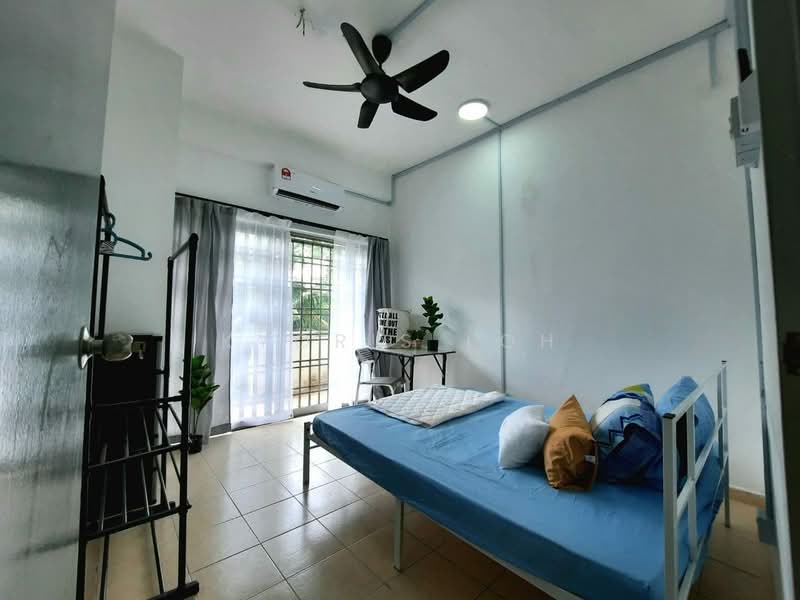 Pangsapuri untuk Dijual di Desa Skudai Apartment - Kyoris Loh - Bedroom - PropertyGuru.com.my