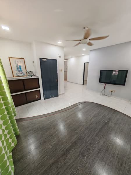 Apartment for Sale at Sri Awana Townhouse - Fion Lee - Living Room - PropertyGuru.com.my