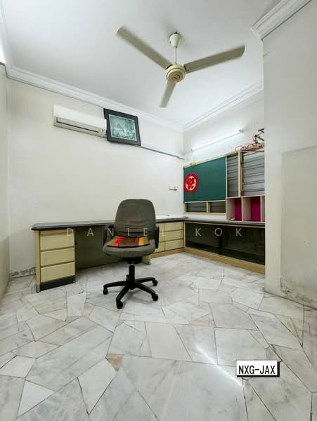 Rumah Teres 2 Tingkat untuk Dijual di Kampung Batu Belah (Klang) - Daniel Kok - Study - PropertyGuru.com.my