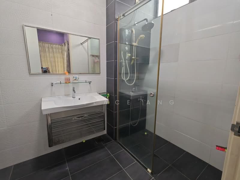 Cluster House for Sale in Setia Tropika (Johor Bahru) - Wallace Ang - Bathroom - PropertyGuru.com.my
