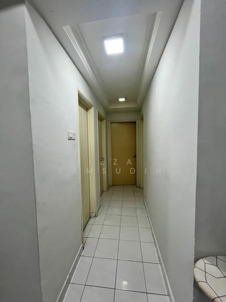 Kondominium untuk Disewa di Vista Millennium Condominium - Izza Samsudin - Corridor - PropertyGuru.com.my